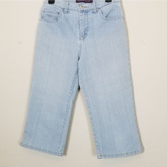 Gloria Vanderbilt Denim - Gloria Vanderbilt Amanda Capri Skimmer light wash
